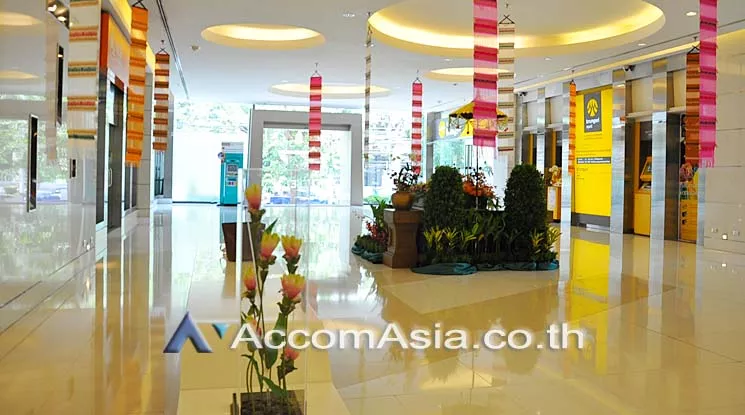 7  Office Space For Rent in Silom ,Bangkok BTS Sala Daeng at Q House Convent AA14066